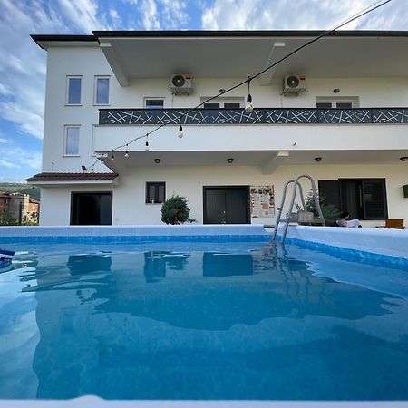 Baza Hostel - Swimming Pool Berat Esterno foto