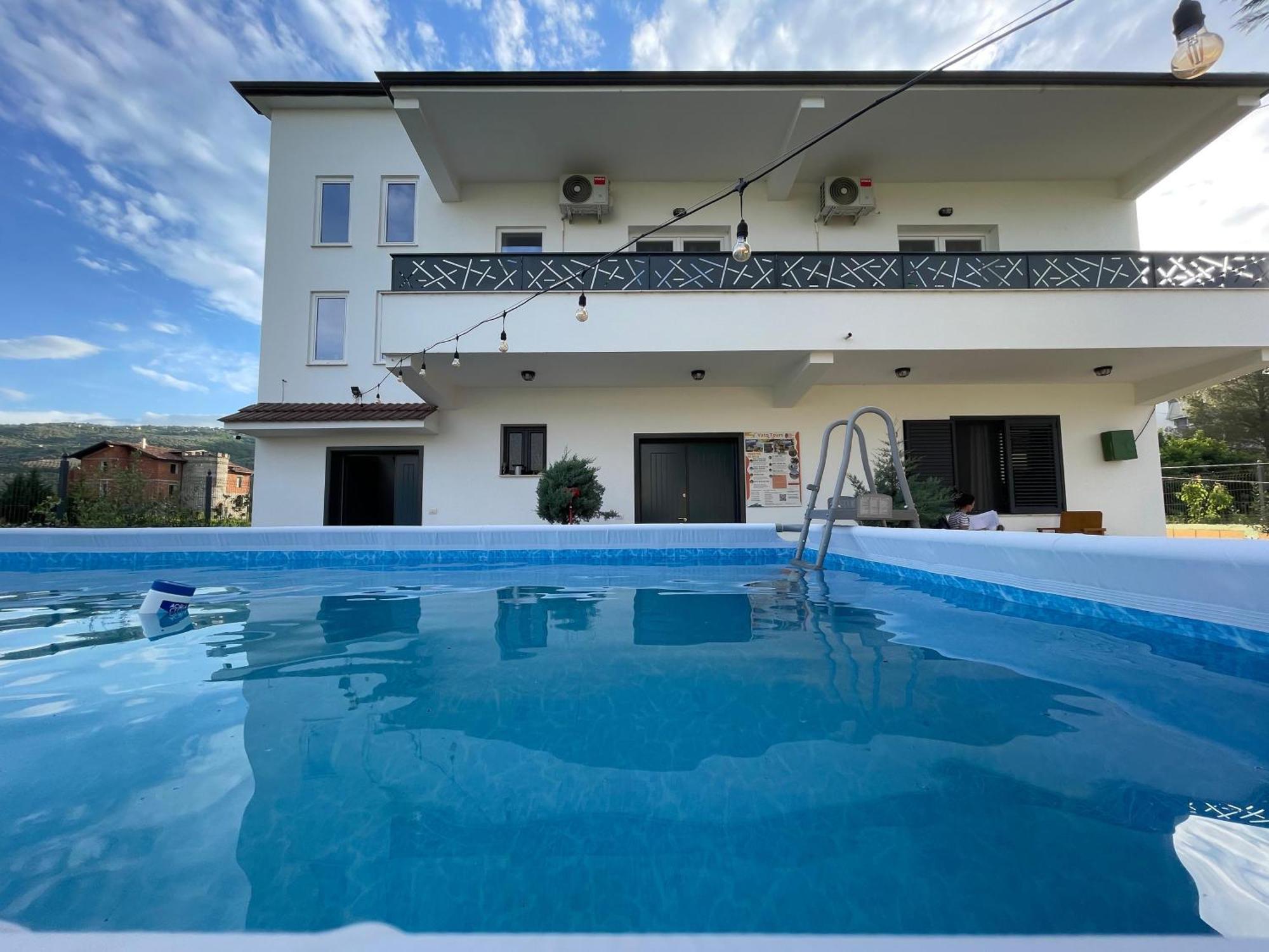 Baza Hostel - Swimming Pool Berat Esterno foto