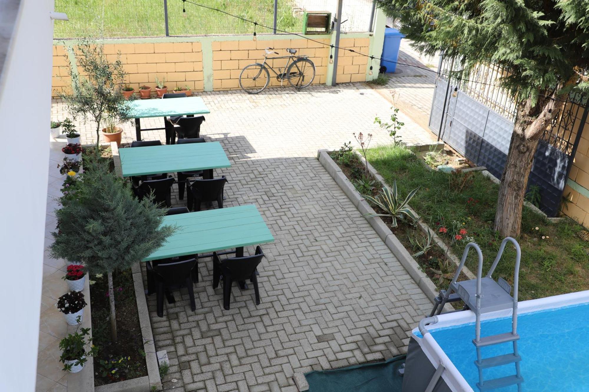 Baza Hostel - Swimming Pool Berat Esterno foto